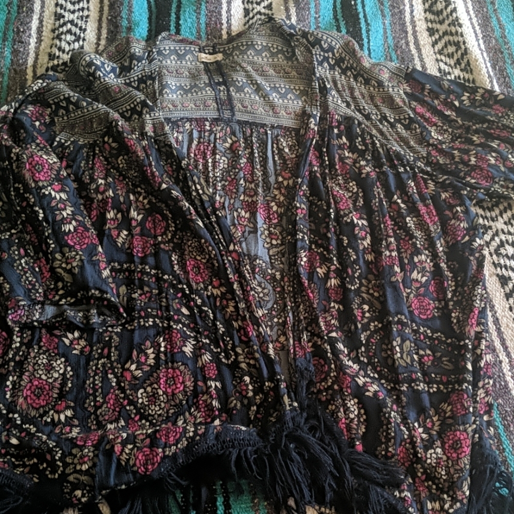 Hollister kimono style cover up